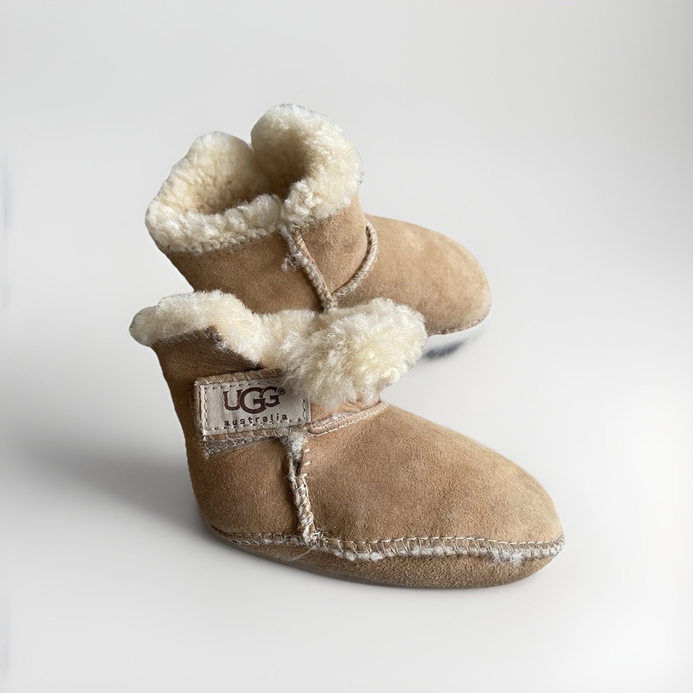 UGG Australia Baby Shoes Booties Size M (12/18 months) US 4/5 Brown Fur Lined